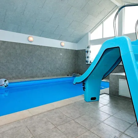 Luxury Pool By Sea - By Traum *