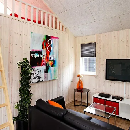 Luxury Pool By Sea - By Traum *