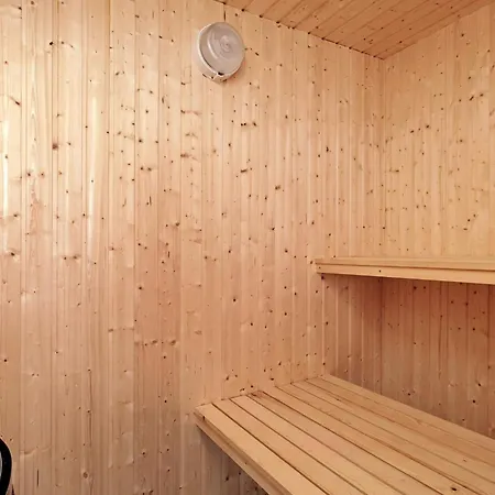 Vakantiehuis Luxury Pool By Sea - By Traum *