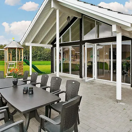 Vakantiehuis Luxury Pool By Sea - By Traum *